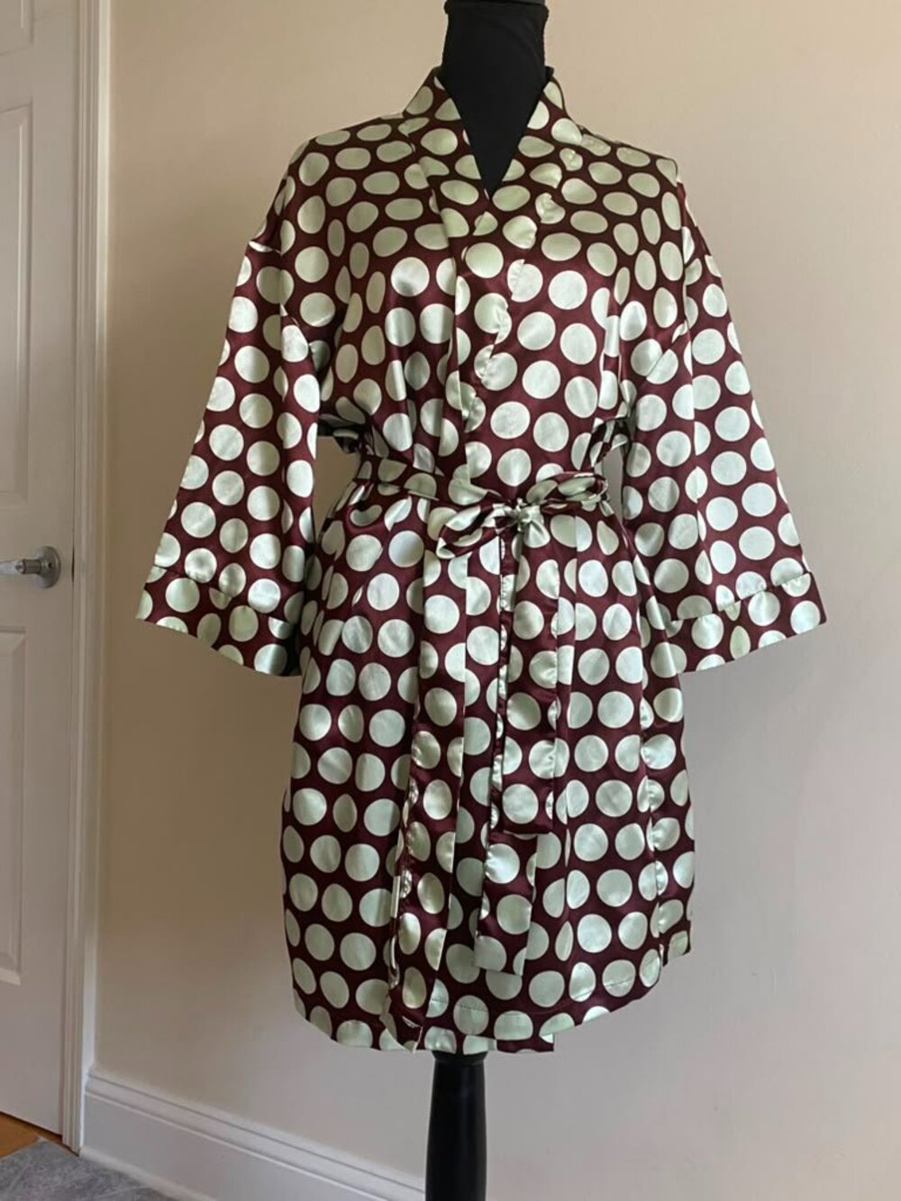 Kathryn Satin Polka Dot Robe Size M Chocolate Brown Shoulder Flaw Read